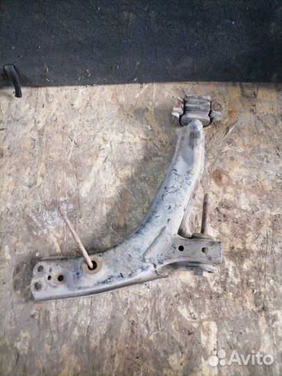 Рычаг подвески передний правый Daewoo Nexia N100