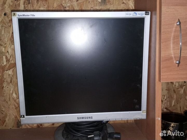 Монитор Samsung и системный блок