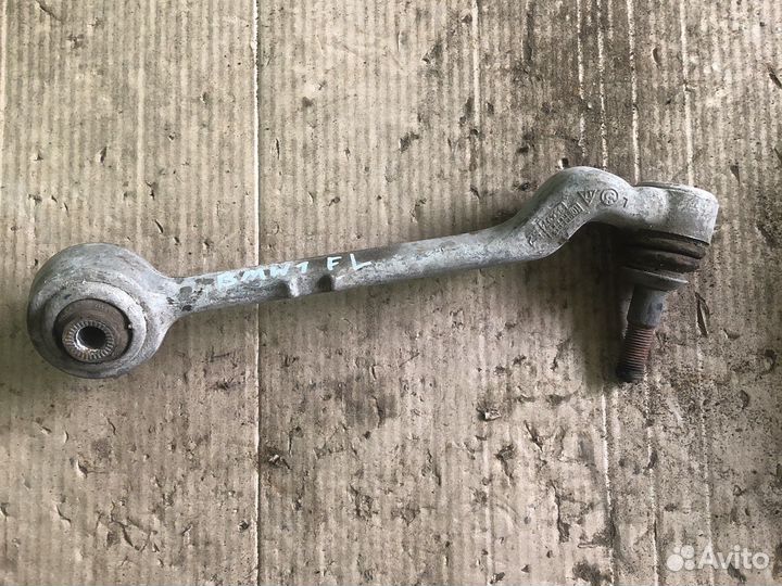 Bmw 1 рычаг