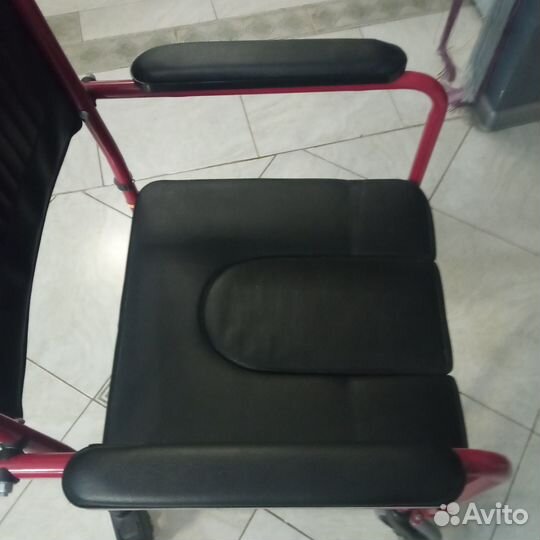 Кресло-коляска с санитарным оснащением