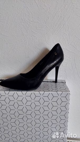 Туфли лодочки лаковые 38-39