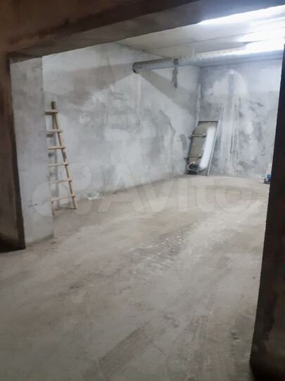 Машиноместо, > 30 м²