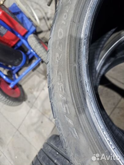 Pirelli P Zero 245/40 R20 и 275/35 R20 102Y