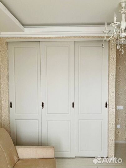 Шкаф двухстворчатый