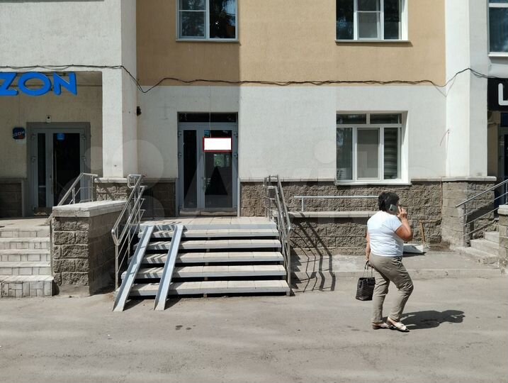 Торговая площадь, 47 м² красная лния