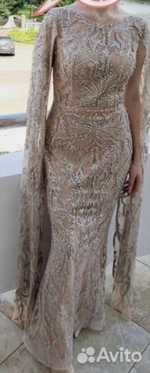 Вечернее платье