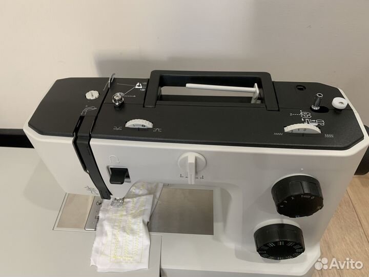 Швейная машина Necchi Q132A