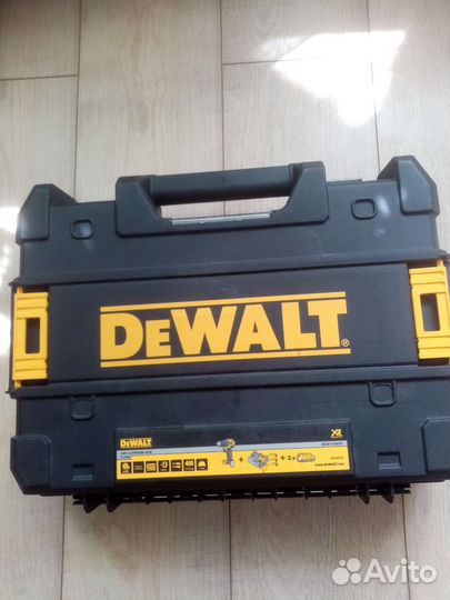 Дрель-шуруповерт dewalt DCD708D2T- QW-340Вт