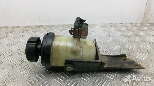 Бачок гу KIA sorento 2 (1SE07NO01)