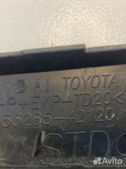 Заглушка буксировочного крюка Toyota rav4 xa50