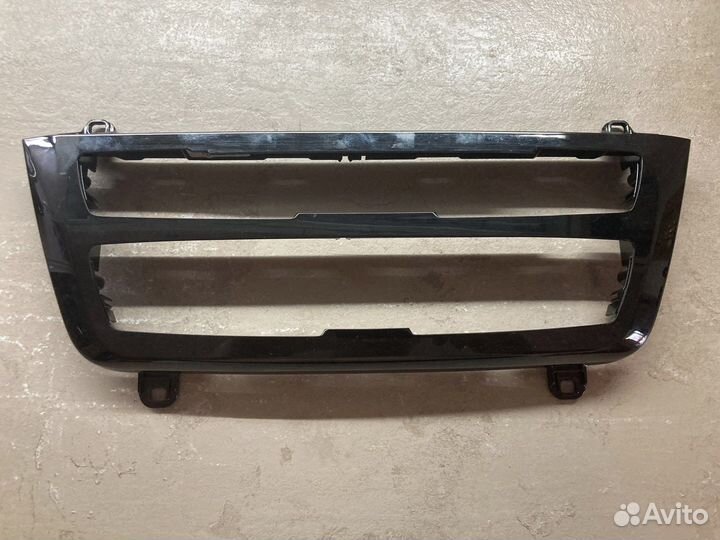 Рамка панели климата и магнитолы BMW