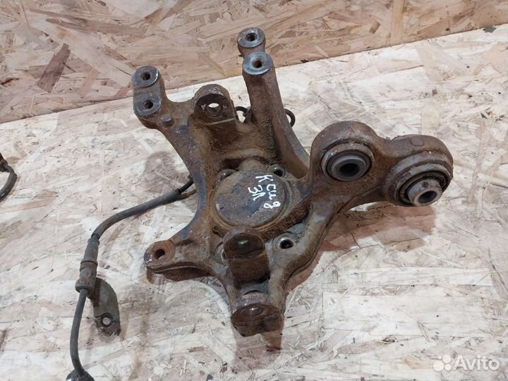 Кулак задний левый Kia Ceed ED 2006-2012