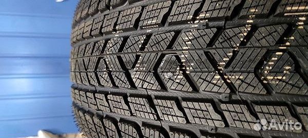 Pirelli Scorpion Winter 295/35 R21 107V