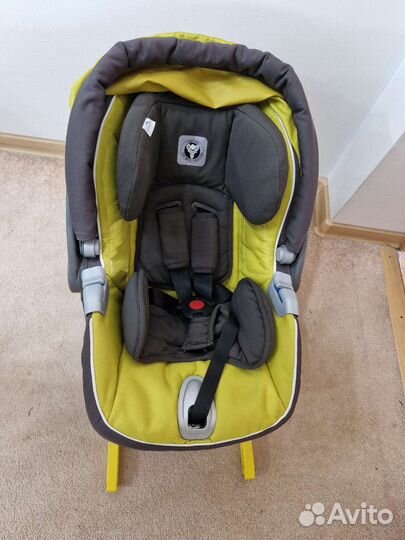 Автокресло 0+ peg perego с базой izofix