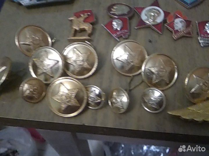 Значки, пуговицы, из значк