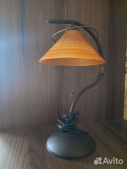 Лампа настольная