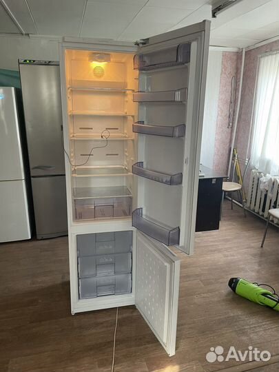 Холодильник веко