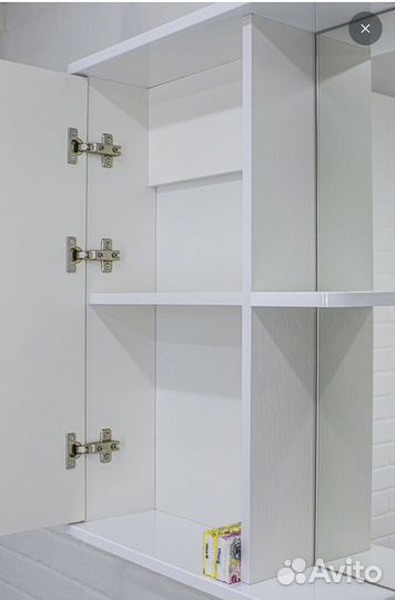 Зеркало-шкаф полка в ванную комнату