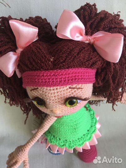 Вязаная кукла ручной работы