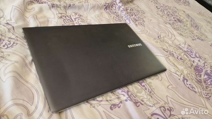 Ультрабук Samsung