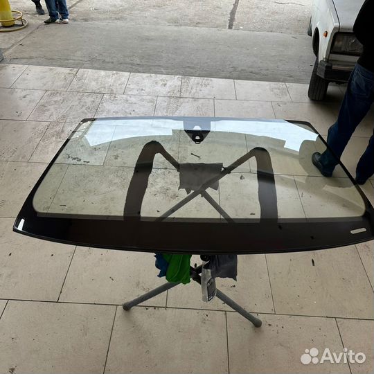 Стекло лобовое Audi q7