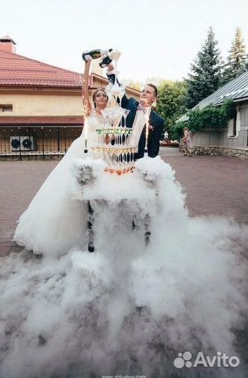 Пирамида из бокалов шампанского/Горка с шампанским