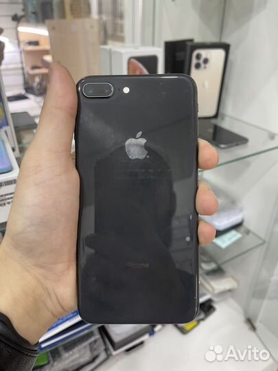 iPhone 8 Plus, 64 ГБ