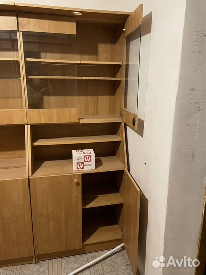 Шкаф сервант