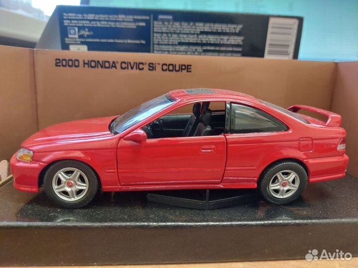 Коллекционная модель Honda Civic 1:24