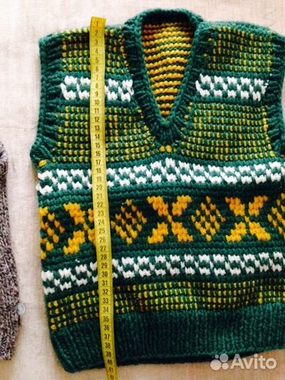 Вязаные жилеты для любимых чад