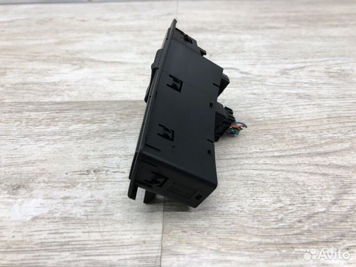 Кнопка многофункциональная Kia Sportage кроссовер