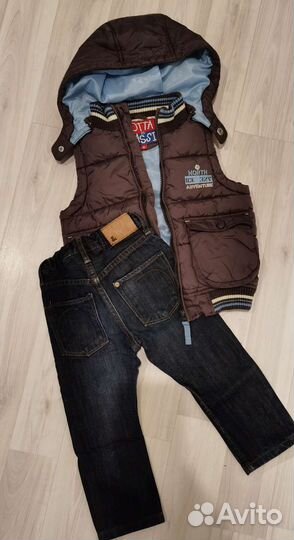Жилетка для мальчика и джинсы. 92 см