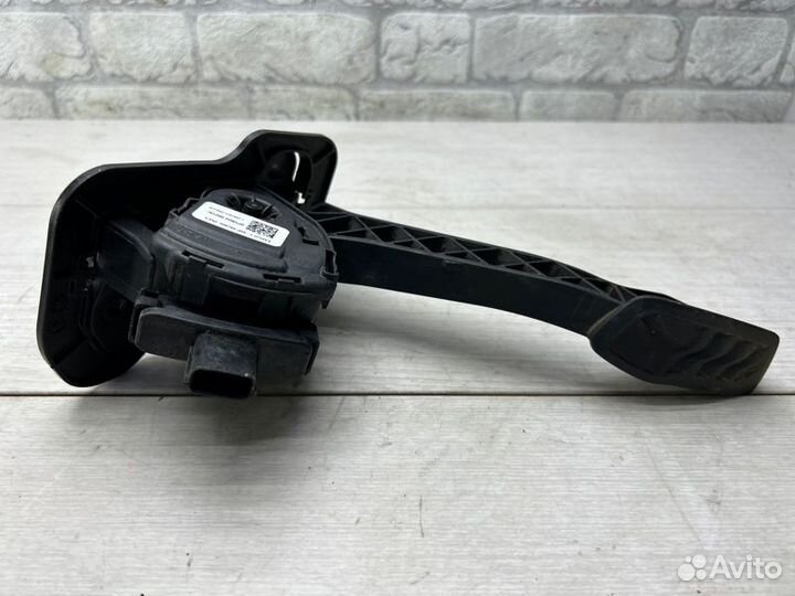 Педаль газа Ford Transit 8