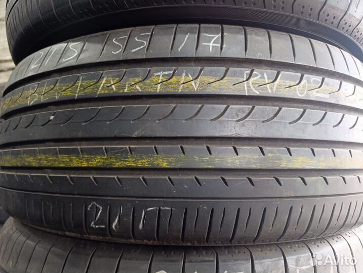 Yokohama BluEarth RV-02 215/55 R17