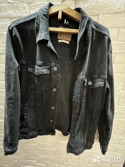 Джинсовая куртка pull and bear