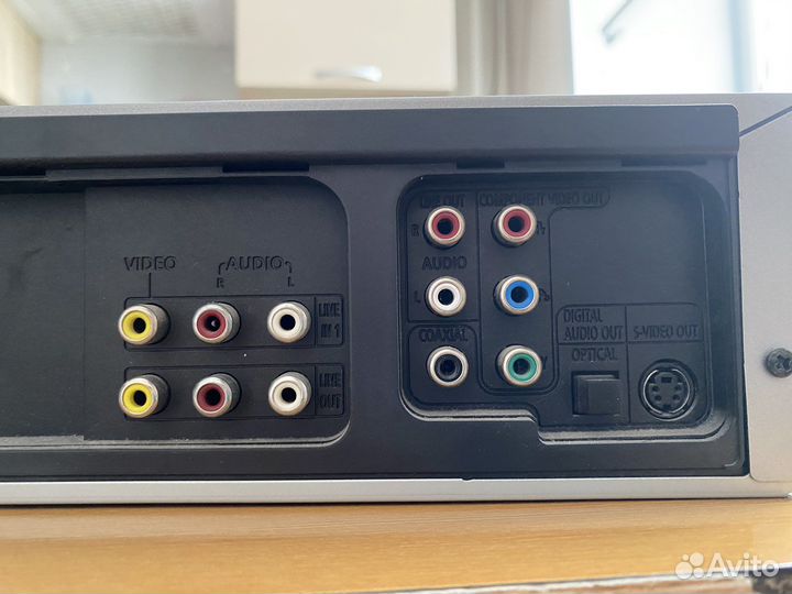 Видеомагнитофон с DVD Samsung SV-dvd240p