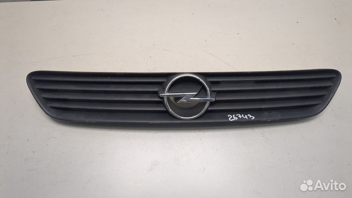 Решетка радиатора Opel Astra G, 2000