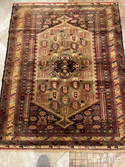 Иранский ковёр из шерсти и шёлка