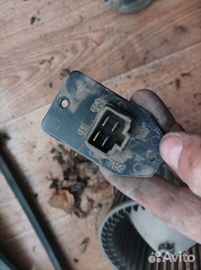 Резистор вентилятора печки Honda Civic eg5