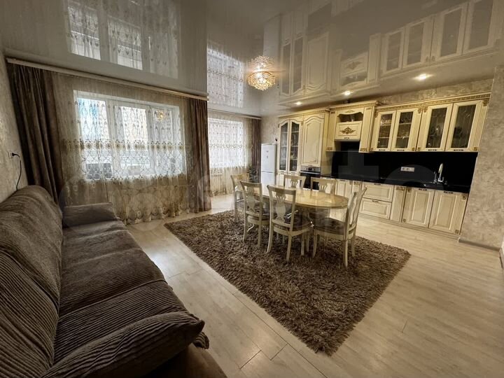 3-к. квартира, 70,8 м², 1/18 эт.