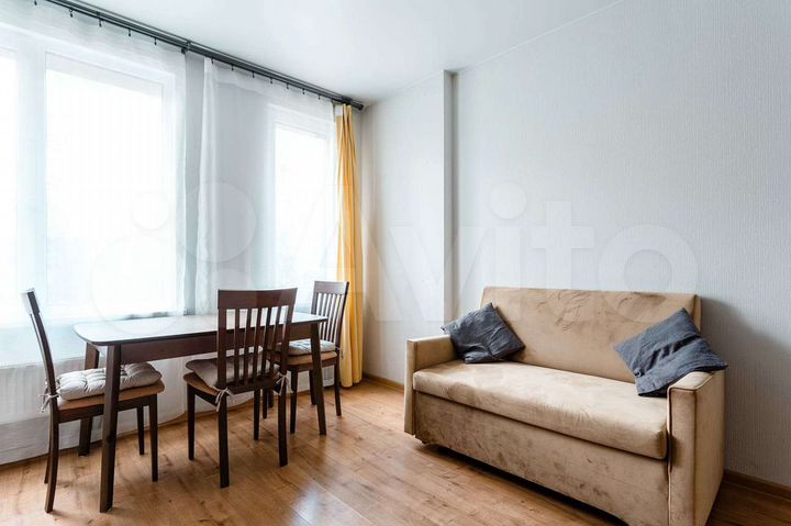 2-к. квартира, 76,1 м², 1/6 эт.