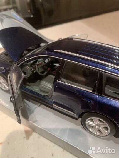 Модель Volkswagen Touareg 1:24