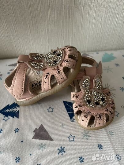 Сандали для девочки