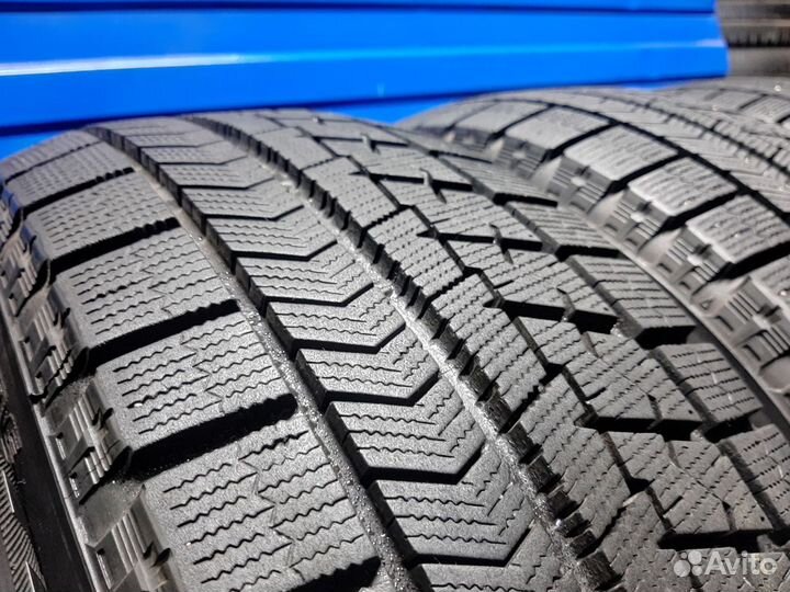 Bridgestone Blizzak VRX 215/60 R16 95R