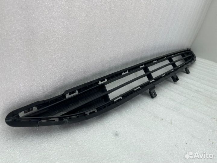 Решетка в бампер нижняя Hyundai Solaris 2