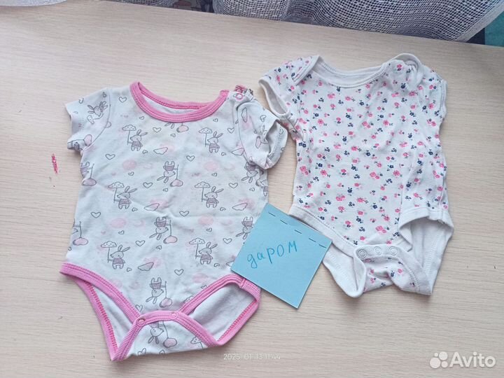 Два больших пакета одежды. 0-3 месяца