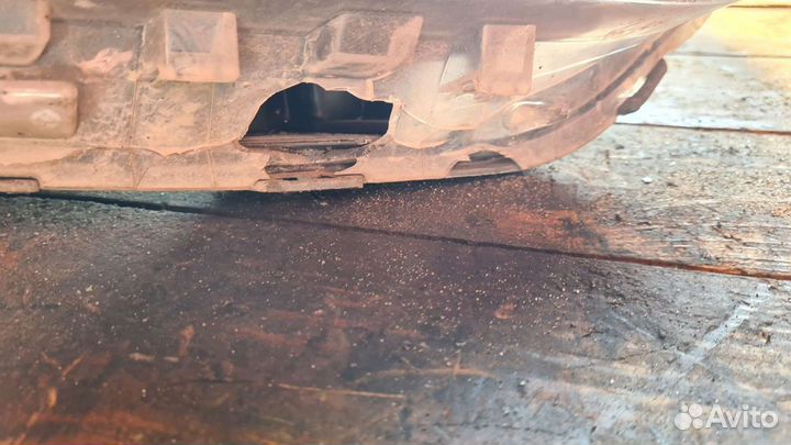 Фара правая с дефектом Hyundai solaris