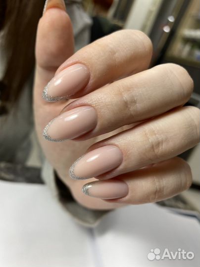 Маникюр педикюр