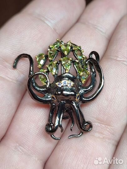 Перидот из Пакистана в серебре 925, чëрный родий