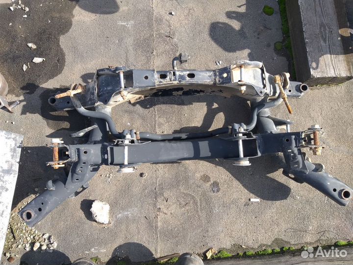 Подрамник задний Toyota RAV4